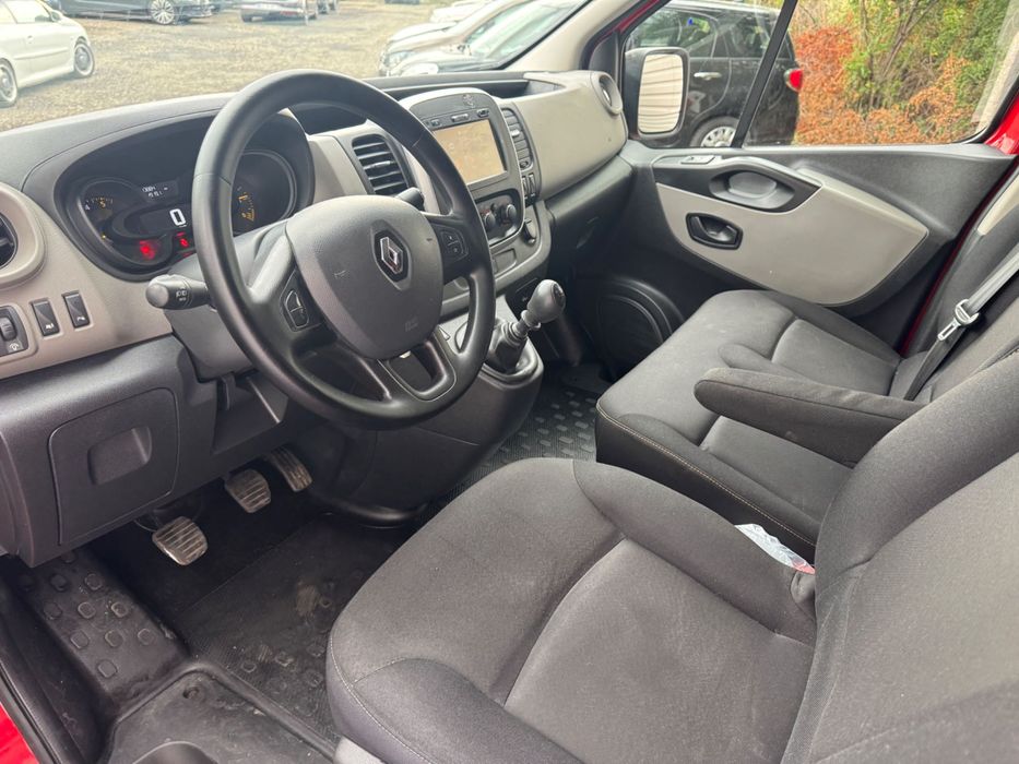 Renault Trafic 2015 200.000 km TVA deductibil în rate fixe fara avans