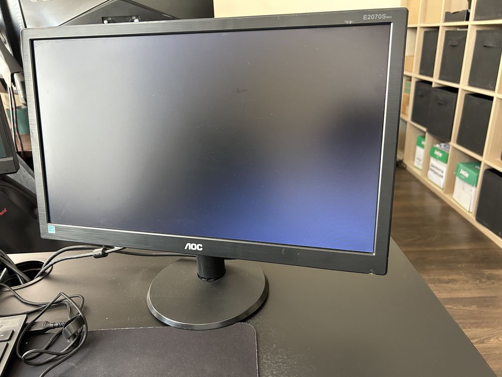 Продам монитор AOC E2070S