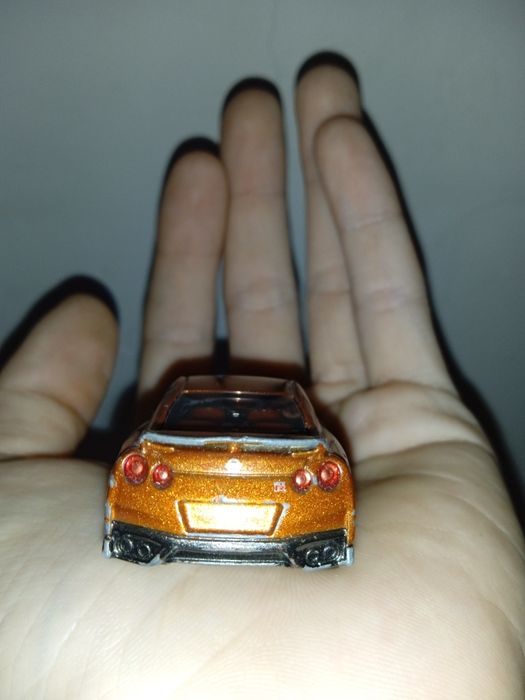 Nissan gtr sotiladi