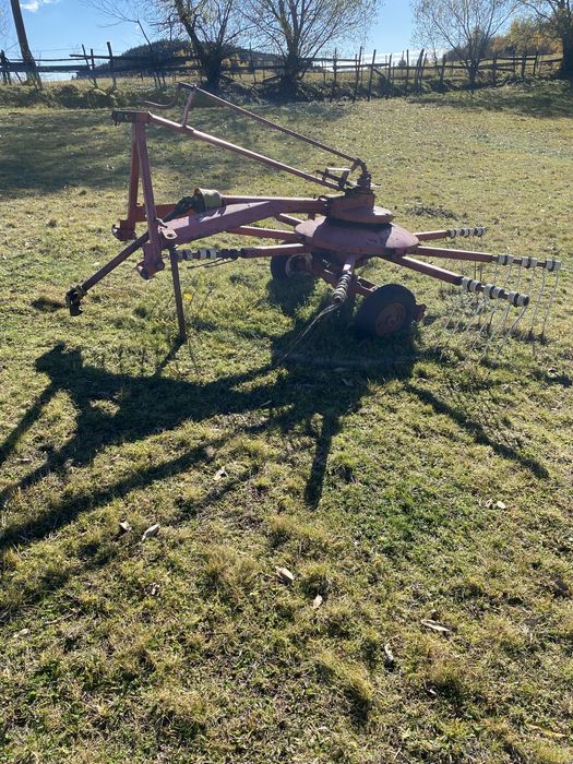 Vând greblă tip păianjen pentru piese