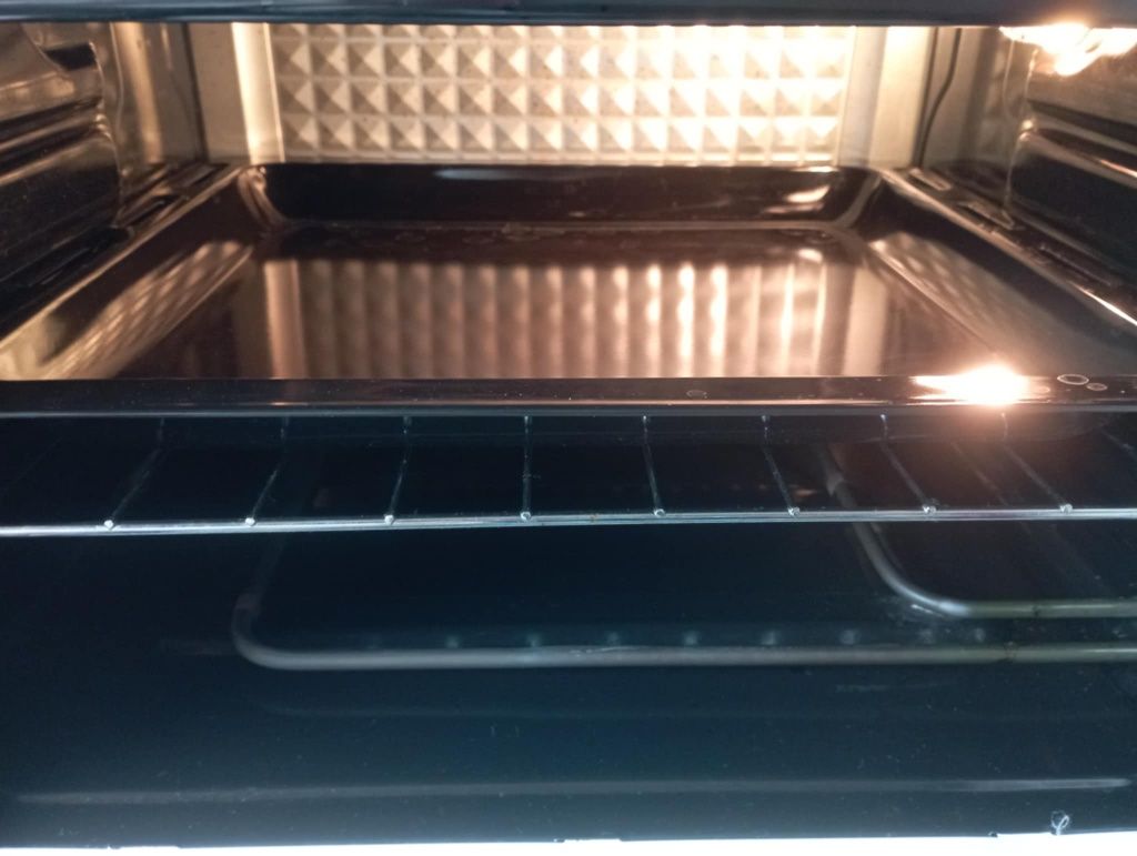 Фурна CROWN CMO-422 W