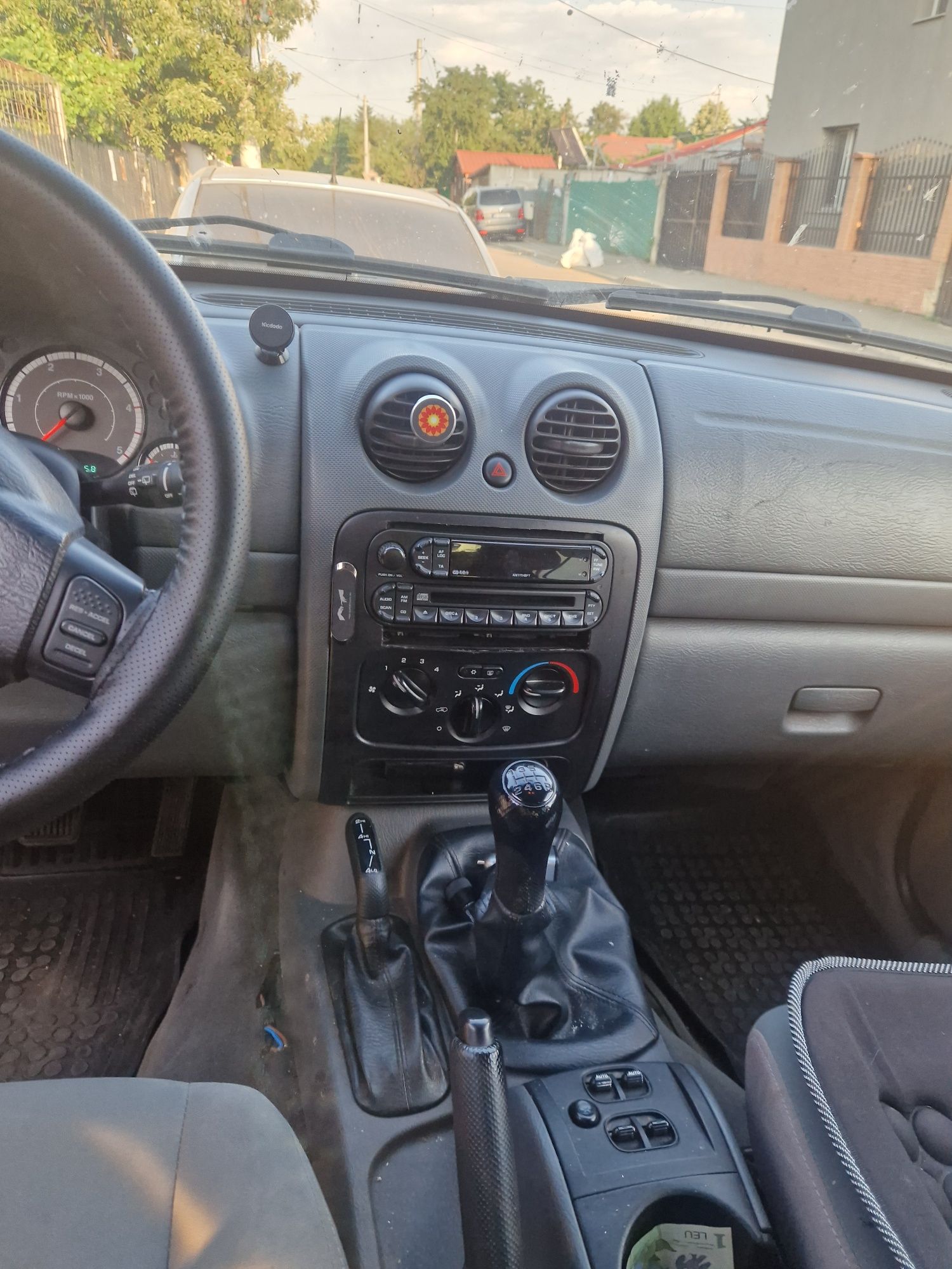 Jeep Cherokee KJ an fabricație 2006
