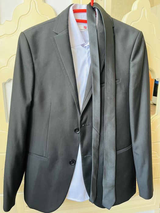 Продам мужской костюм 46 размера