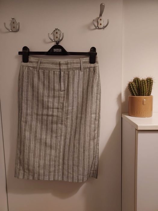 Fusta DIKA mărimea 34