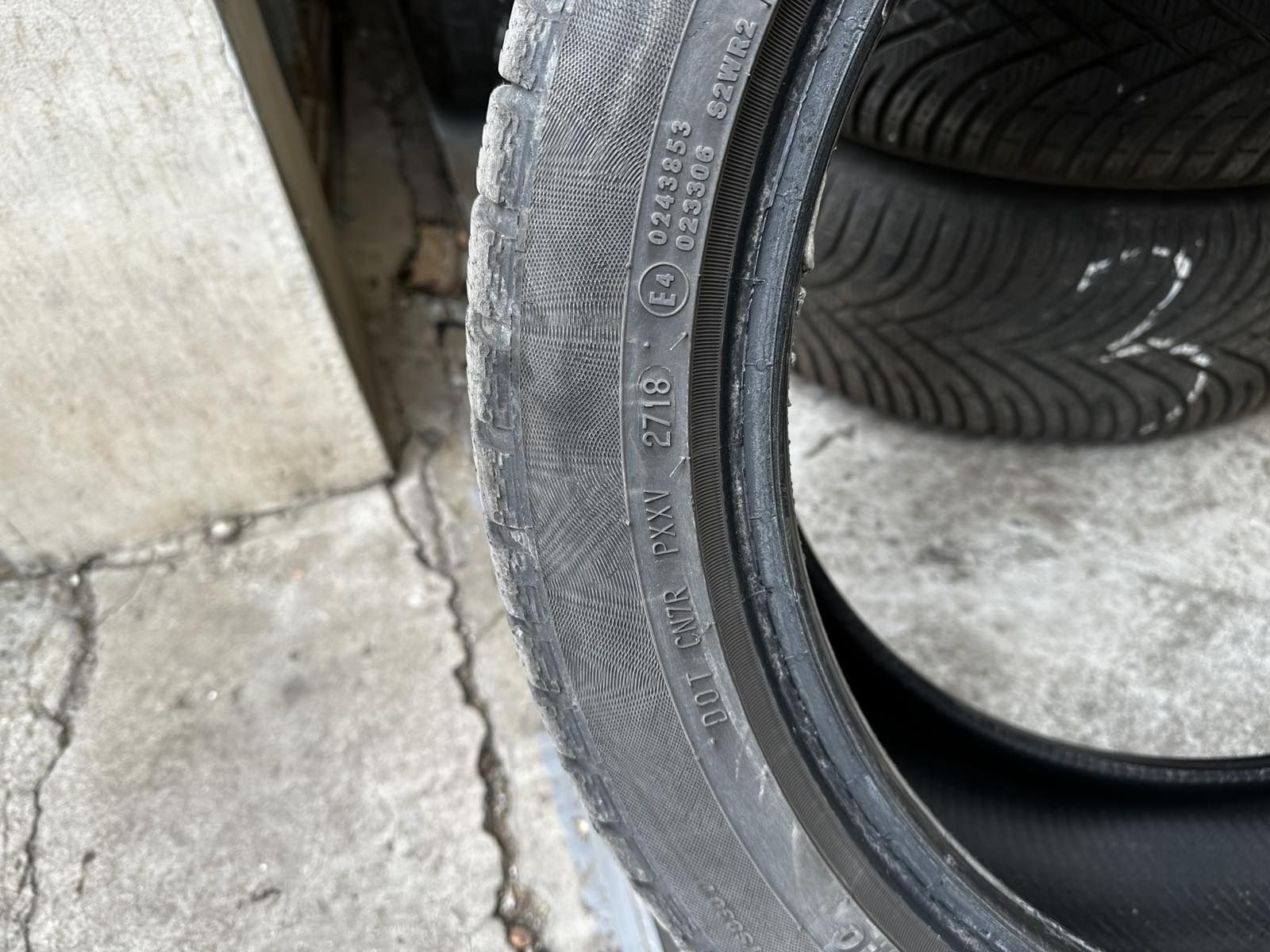 Зимни гуми - спорт пакет 2 гуми 225/45/R17 и още 2 гуми 245/40/R17