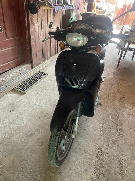 Vând scuter Aprilia cu acte