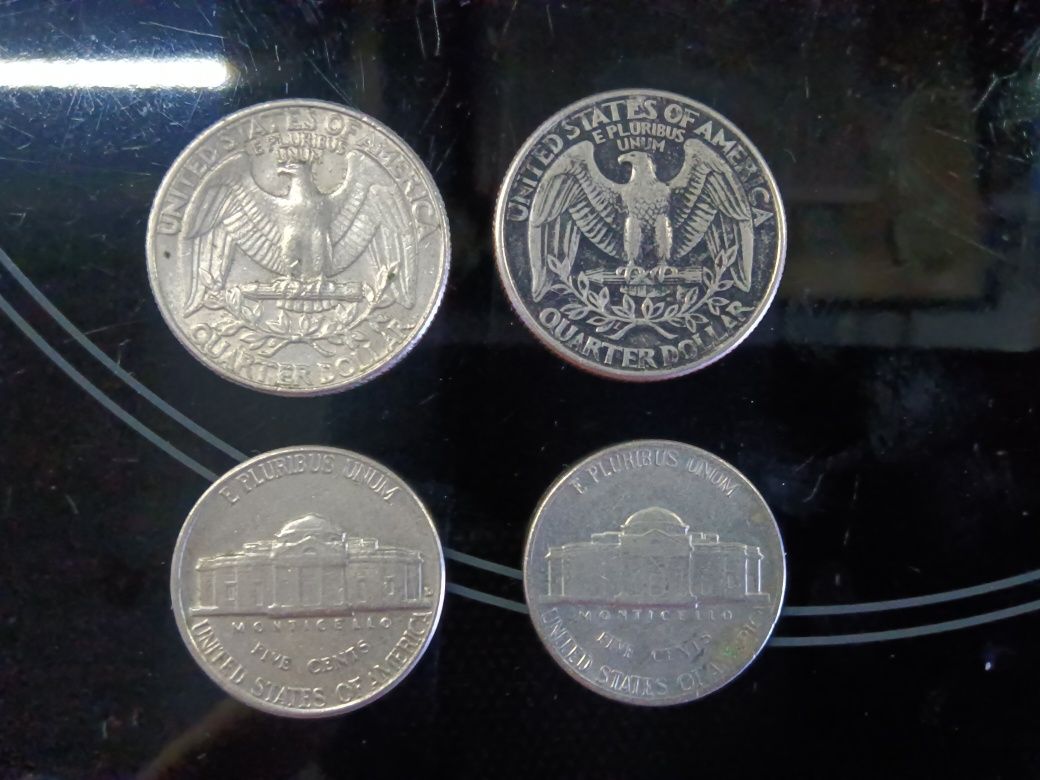 Стари значки и монети