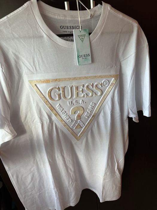 Тениска GUESS.