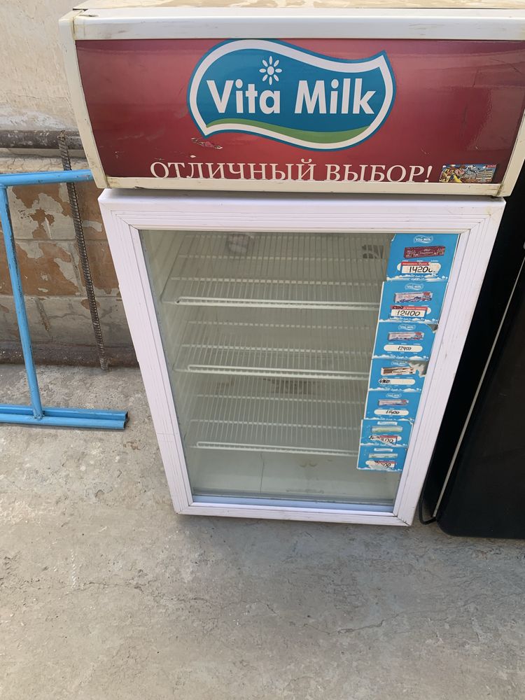 Витрина холодильник