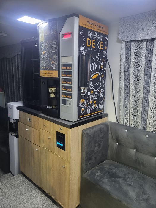 Automat de cafea, pret 4500 lei cu cititor inclus