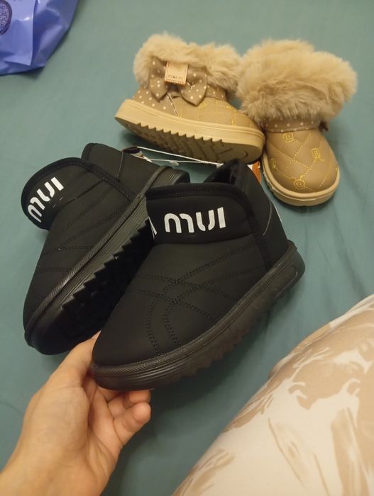 Uggi s mehom  2 cvetov