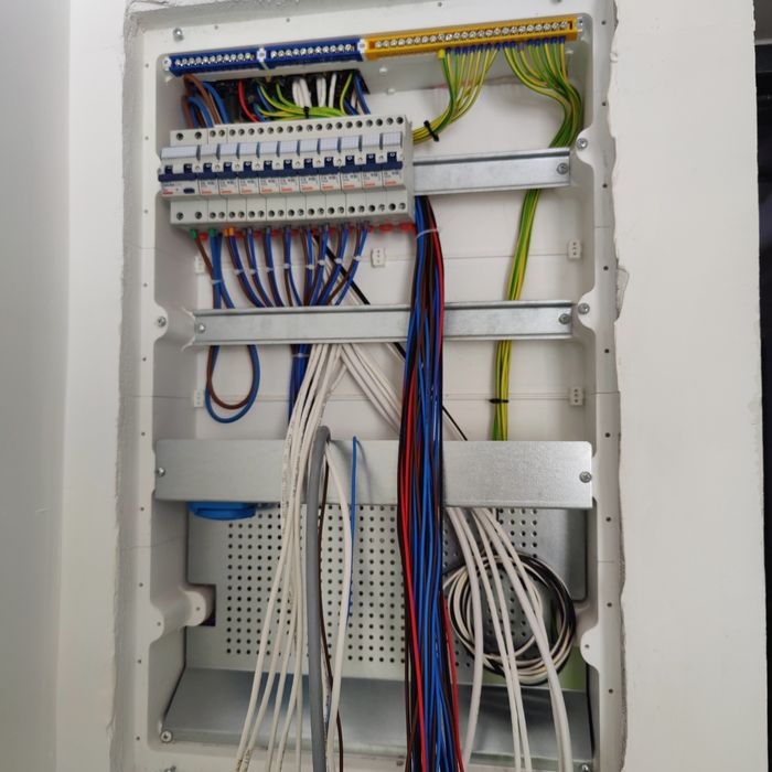 Electrician,Instalatii electrice!