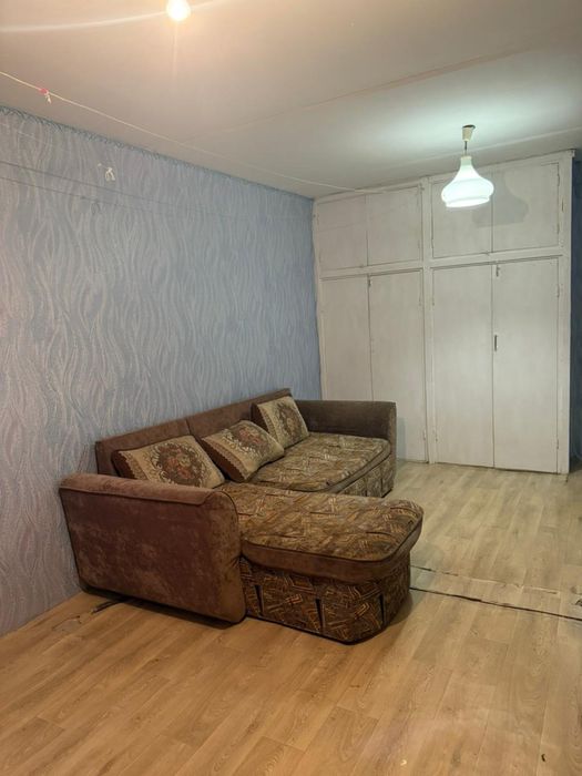 Продам малосемейку район Емшана