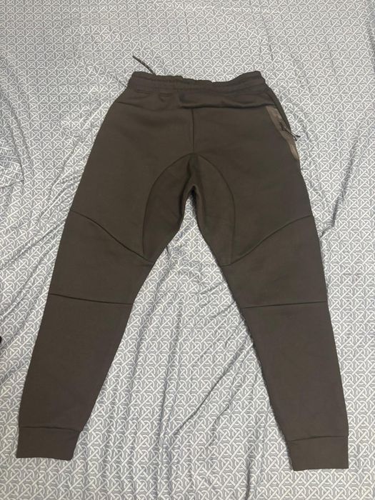 Pantaloni Nike Tech