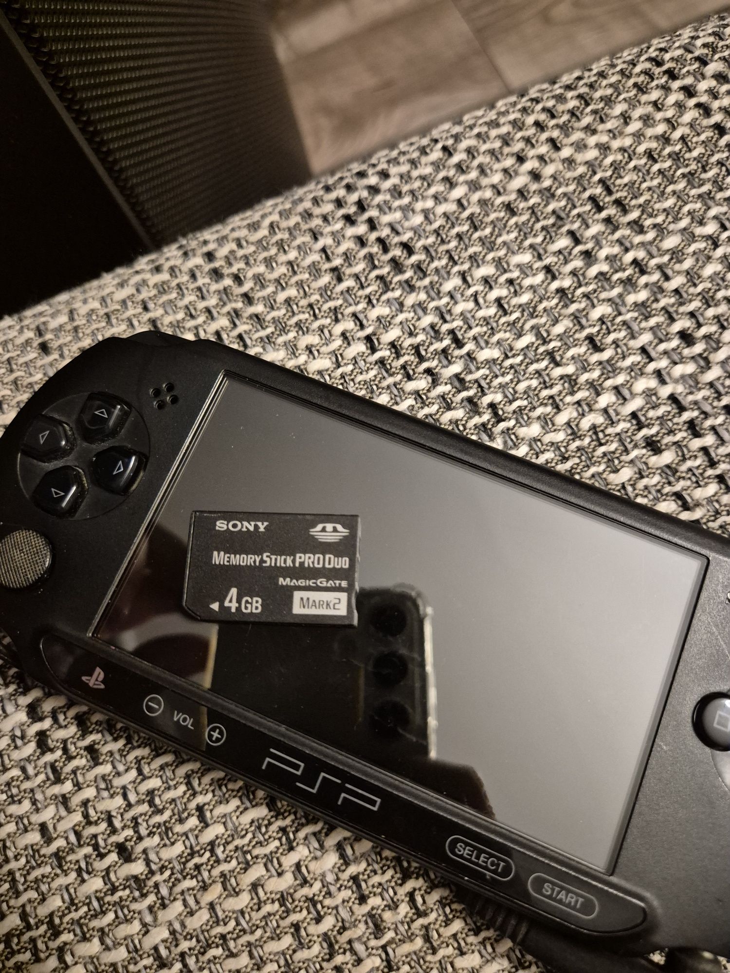 Sony PSP E1004 с документи