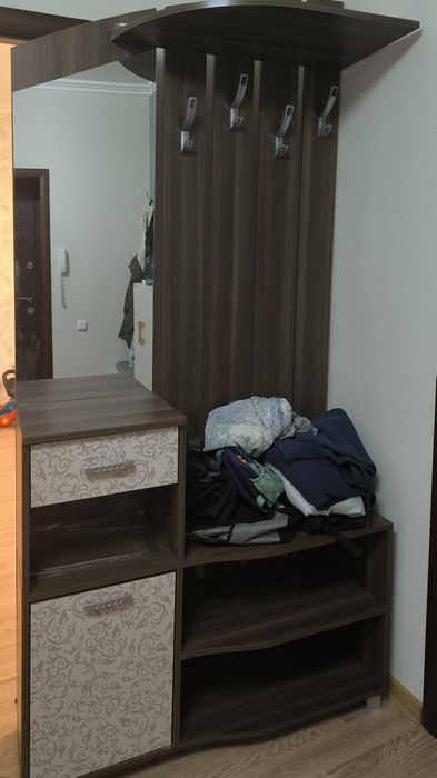 Продам прихожую в очень хорошем состоянии