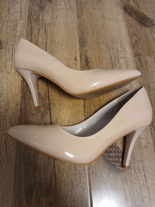 Pantofi stiletto crem