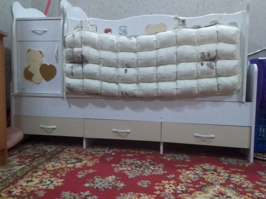 Chiko brendi shkaf bilan kravat