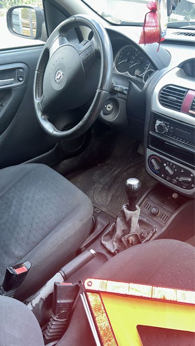 Opel corsa avariat 1.2 benzina
