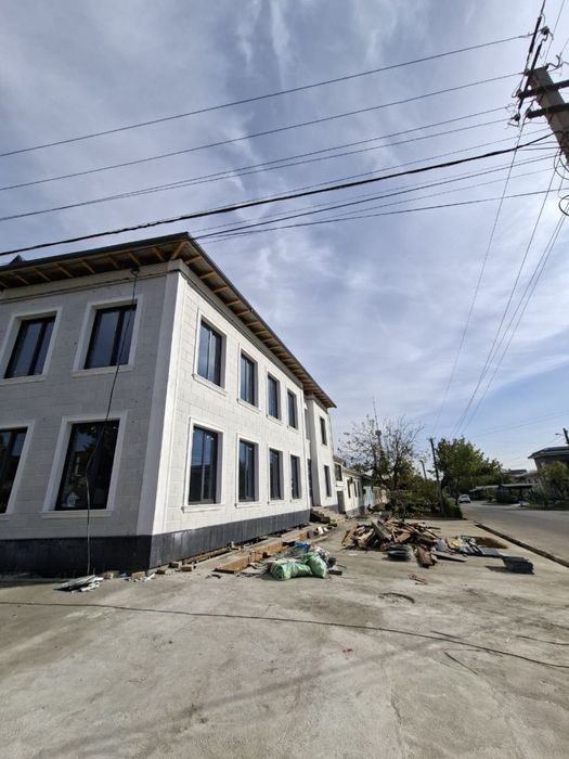 Отдельно стоящее здание 650 м²: 2 этажа + подвал, паркинг 8 авто