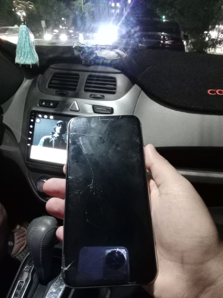Продается iPhone X 64 GB