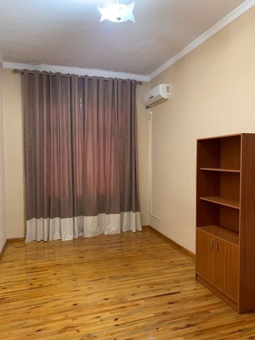 Аренда Дома. 400м2. Можно и под офис. Максим Горкий. Паспортный стол.