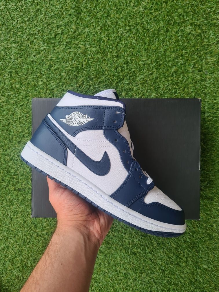 Jordan 1 Mid Obsidian 41