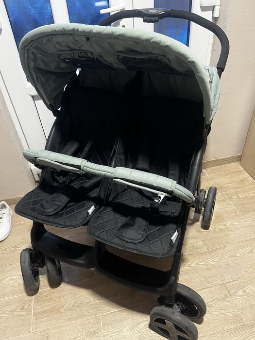 Vand carucior pt gemeni