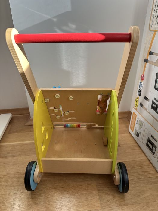 Дървена интерактивна проходилка тип walker