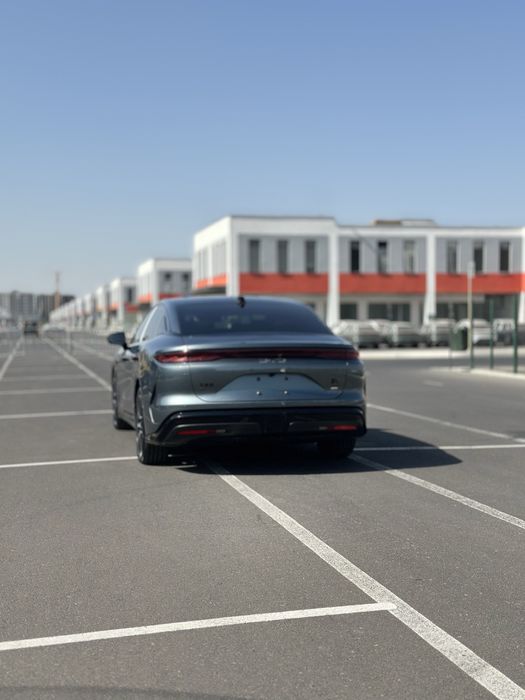 Byd han L 2025 год Двумя моторами.