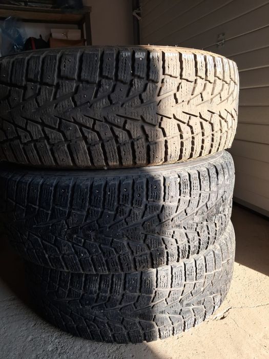 Зимная резина б/у размер 265×65×17