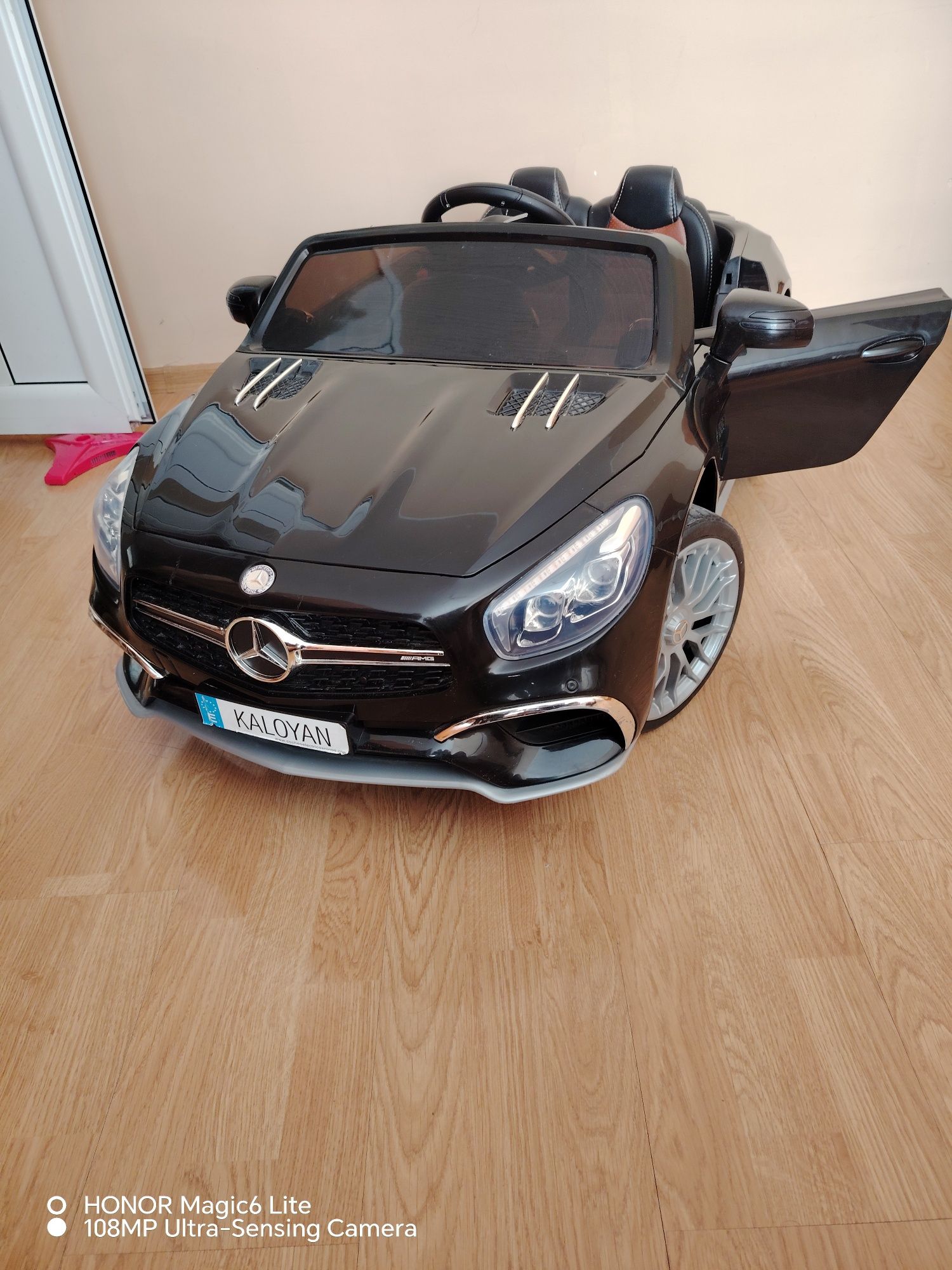 Акумулаторна детска кола mercedes