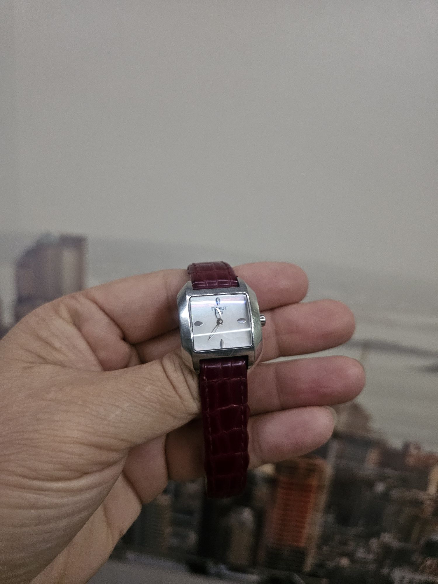 Продаю оригинал часы Тиссот ( Tissot) женские