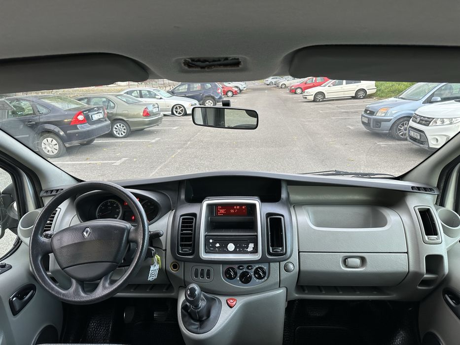 Renault Trafic 2.0 dCi Euro 5 cu 8+1 locuri