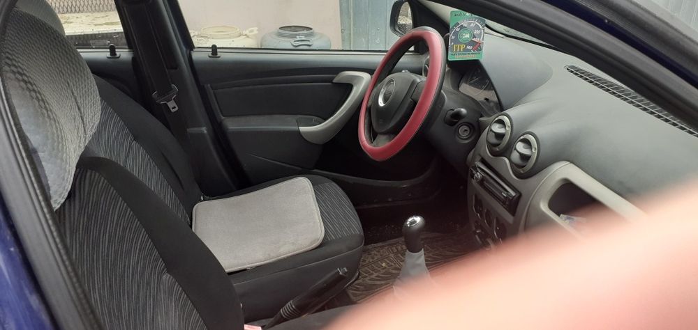 Vând Dacia Logan preț 2500 lei