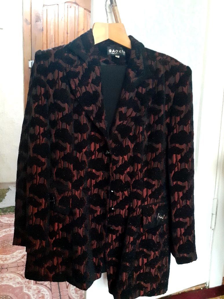 Продам пиджак женский,кожаный жакет, джинсовую блузку,