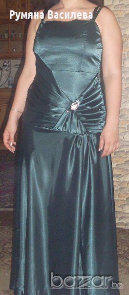 Продавам тюркоазена бална рокля