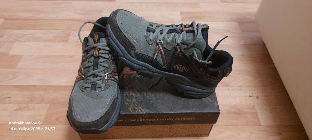 Кроссовки Skechers