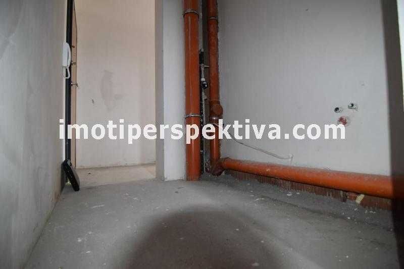 Продава се Многостаен апартамент в Пловдив, Остромила - 182 кв.м за 1300 €/кв.м - Снимка #11