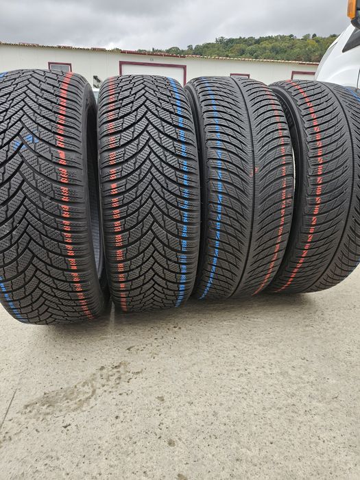 Vând anvelope iarna 215/55/18 215/55r18