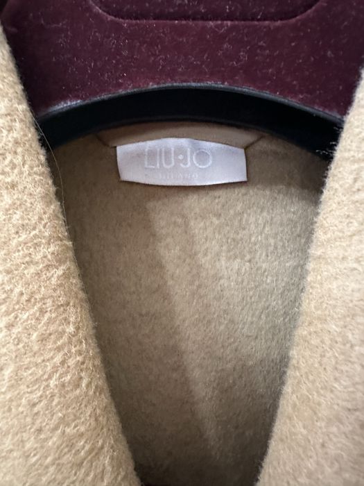 Palton scurt LIU JO din lana extrem de fina