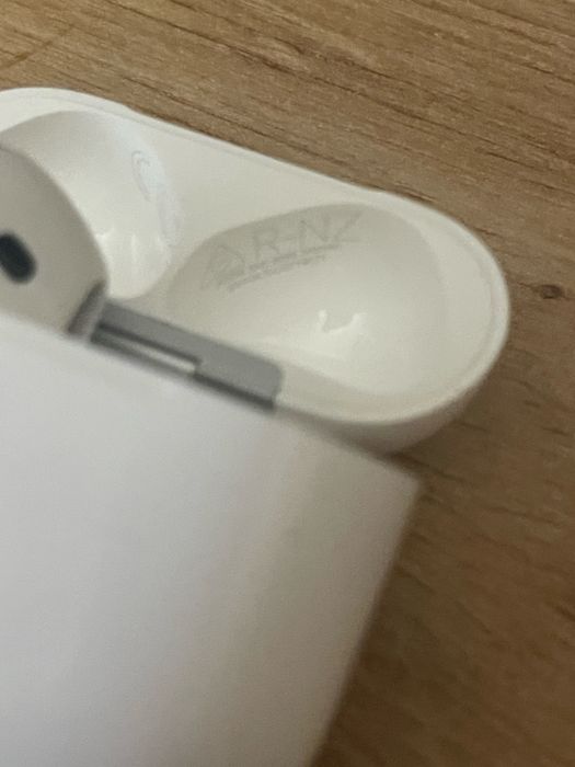 Airpods generatia 4