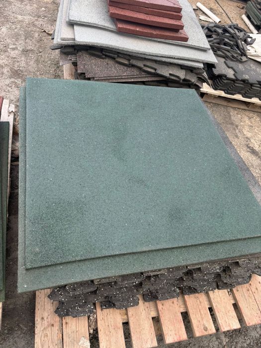 Продам резиновое покрытие новое 11 штук