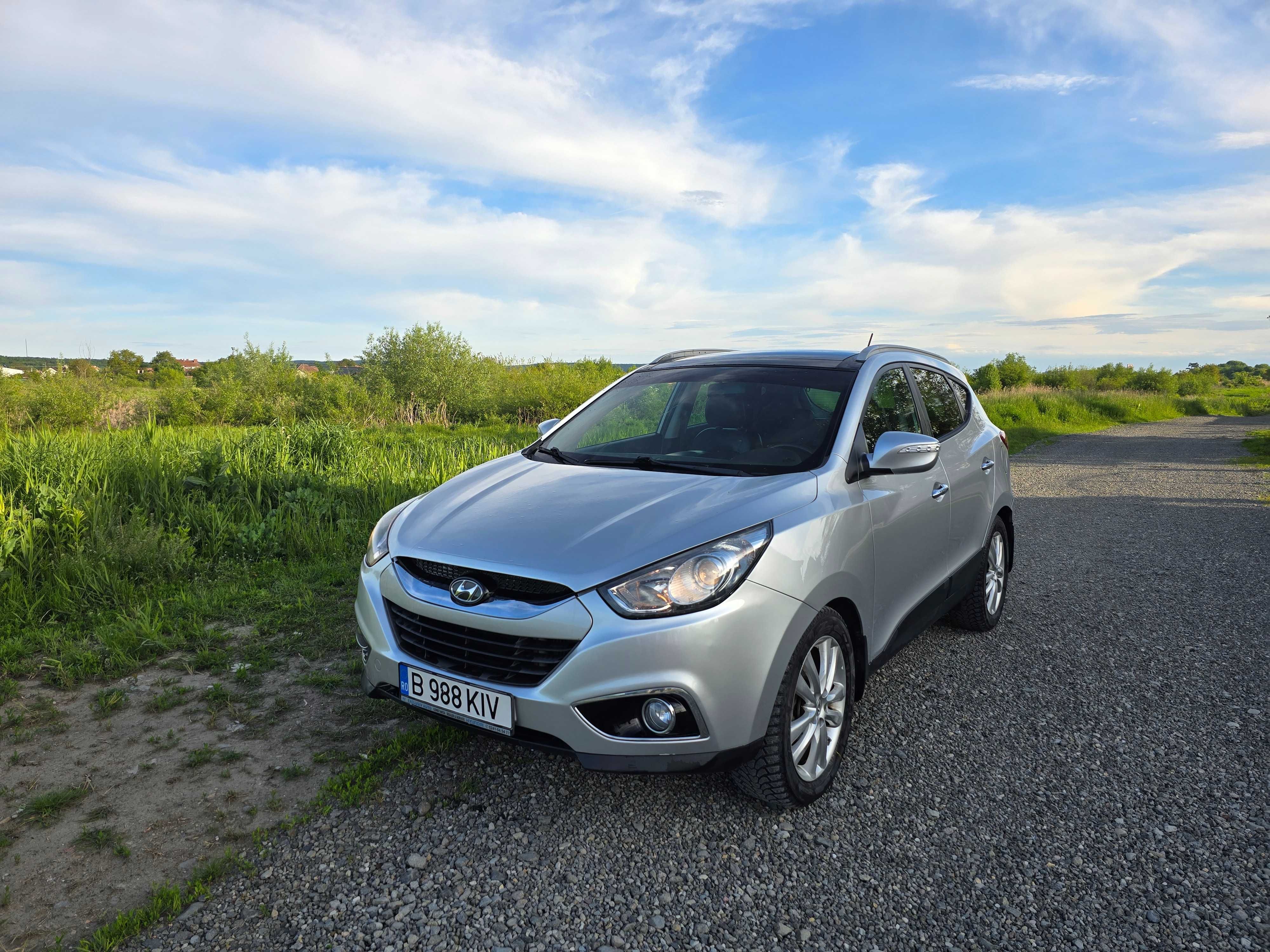 Vand Hyundai Ix35, diesel 2.0, automat, panoramic, carlig, 184 cp