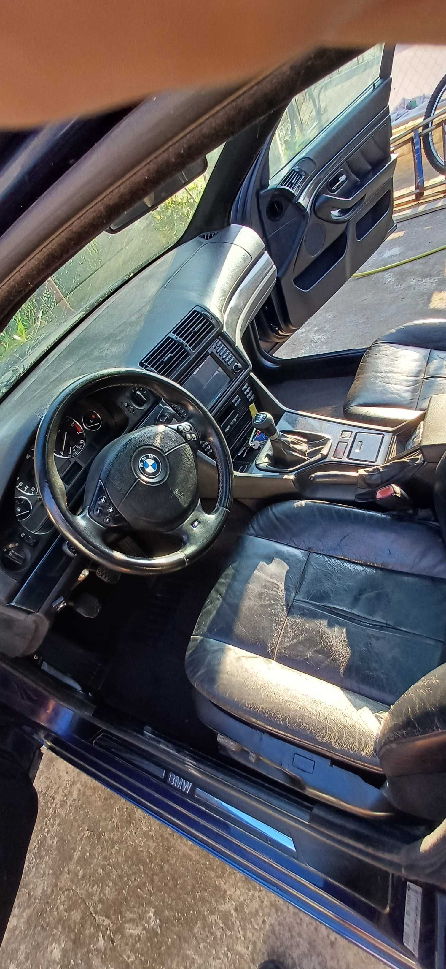 Продавам Bmw e39 520i