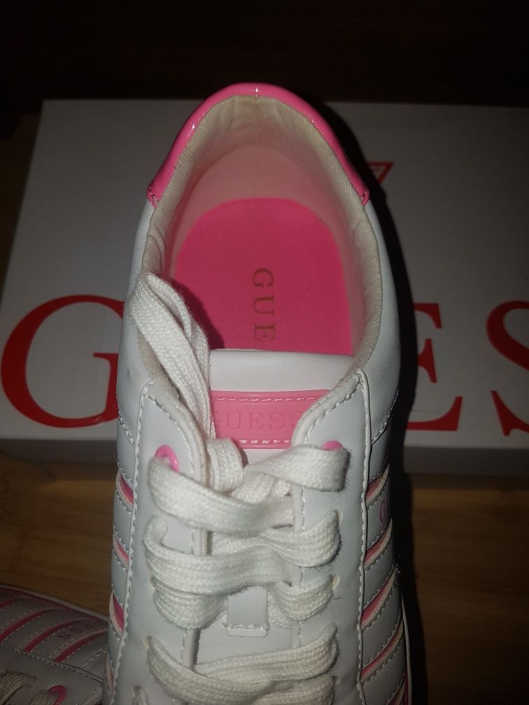 Дамски оригинални сникърси Guess