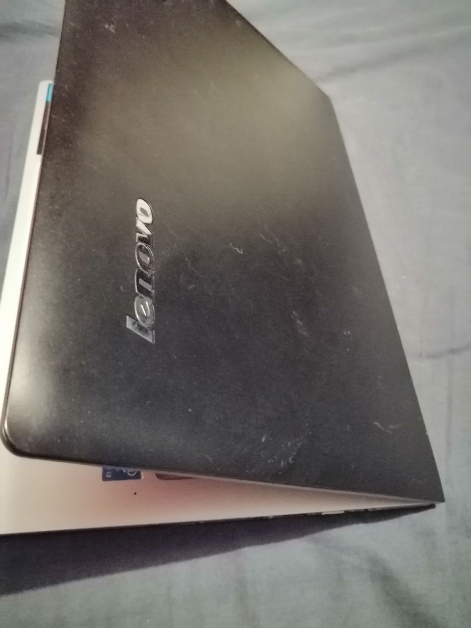 Намален! Работещ лаптоп Lenovo M30-70