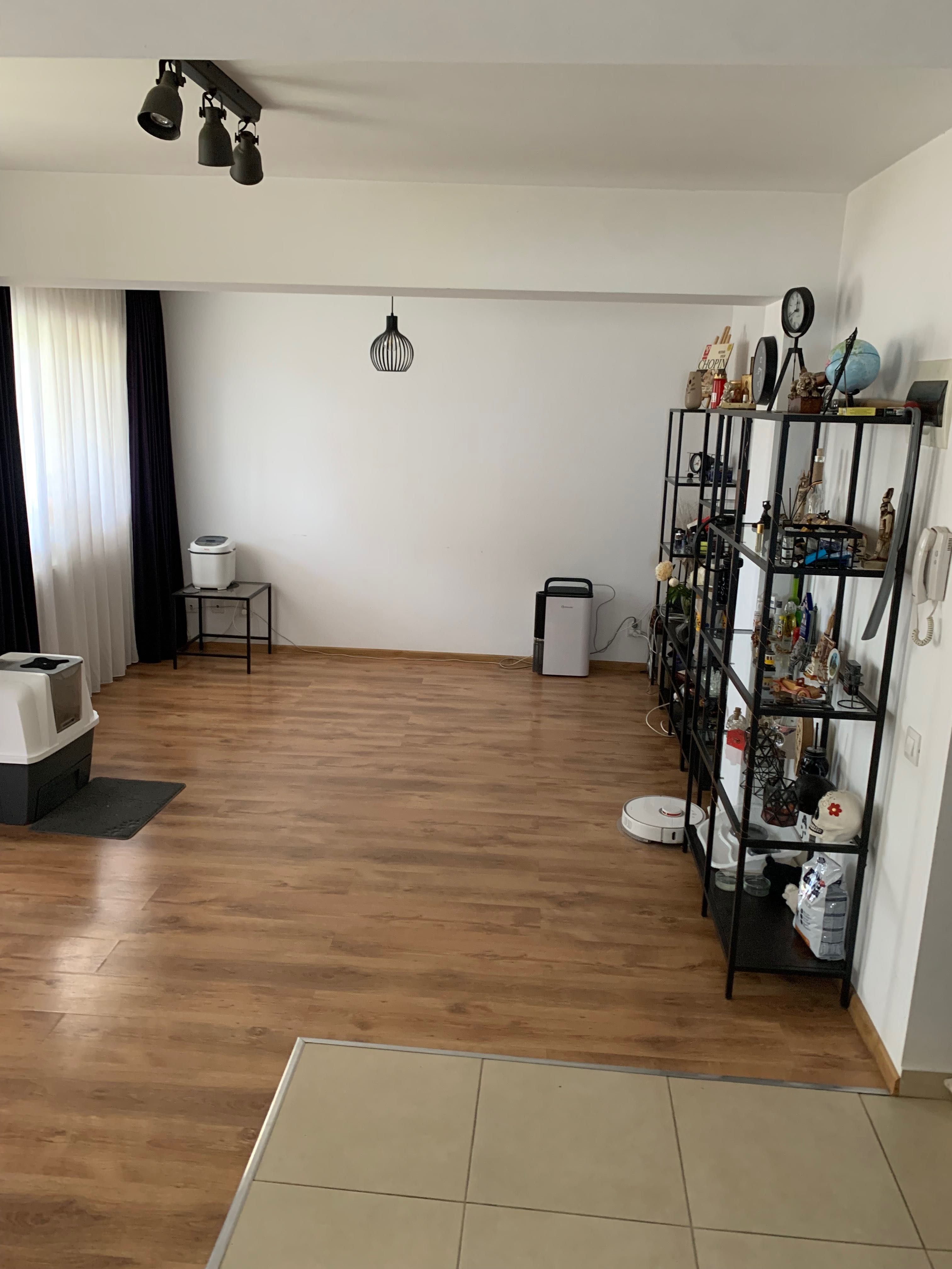 Vand apartament 3 camere curte 168mp + 2 locuri de parcare