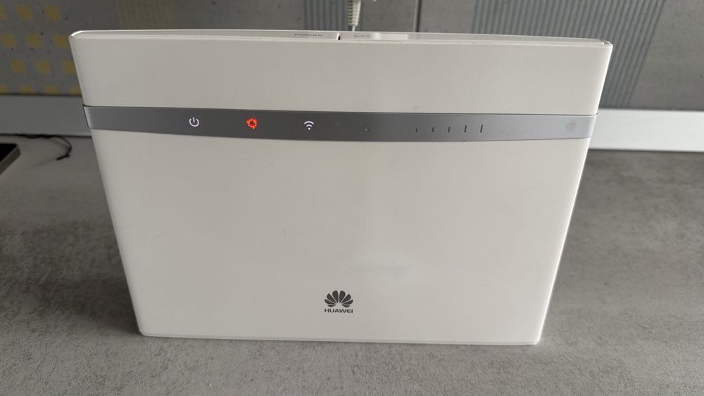 Router Huawei B525 cu SIM 4G si cu 4 porturi LAN .