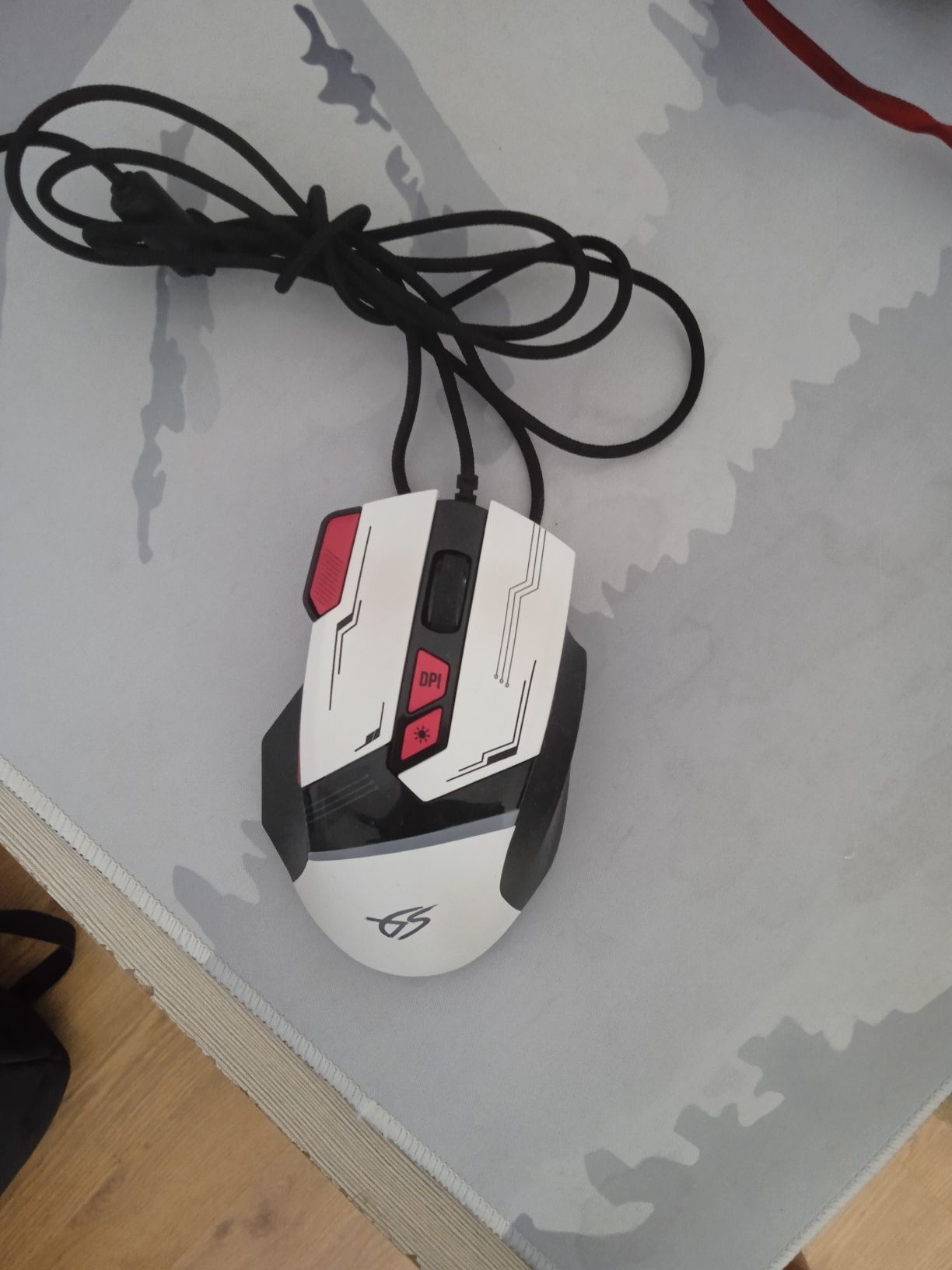 Продам игровую мышку